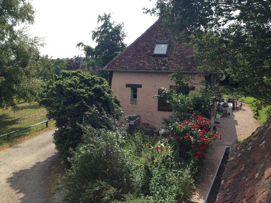 La Baronnie Bed and Breakfast Vieux-Pont Habitación foto